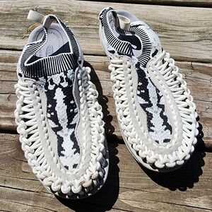 Keen Uneek Evo Black and White Women's Shoes